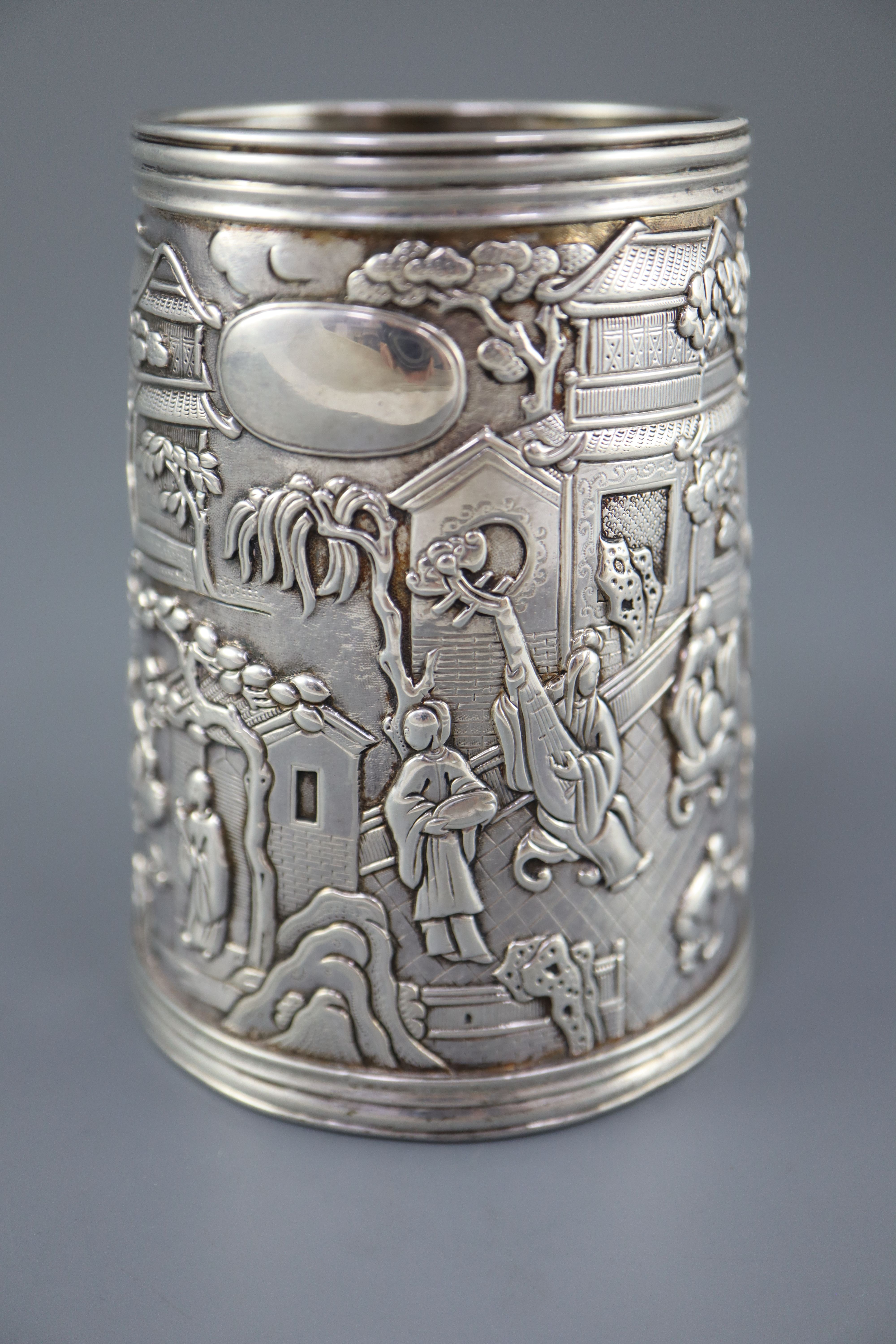 A 19th century Chinese Export silver mug, by Khecheong?,